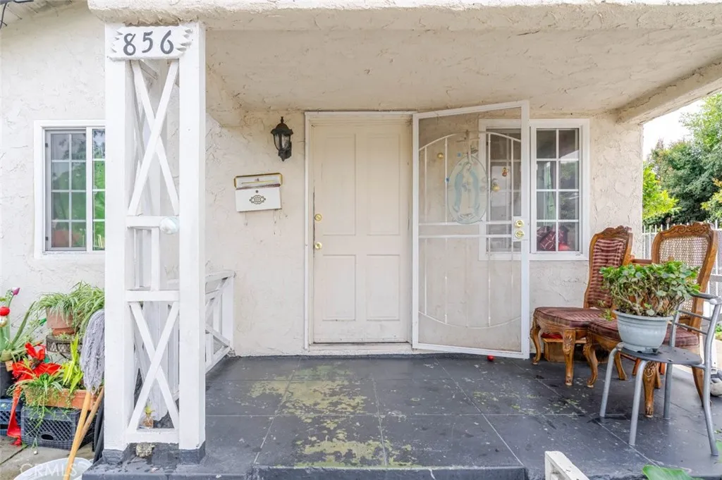 856 W 73rd Street, Los Angeles, California 90044 home-pic-16